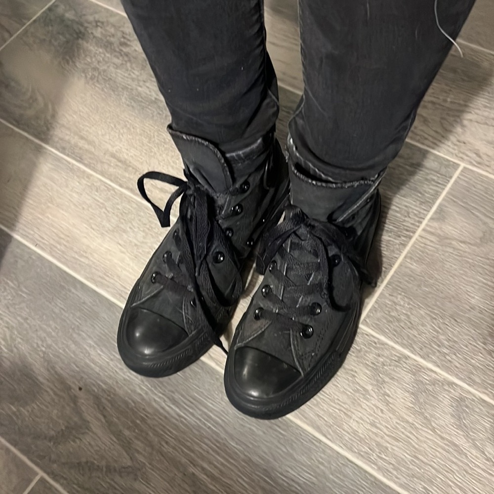 Black converse